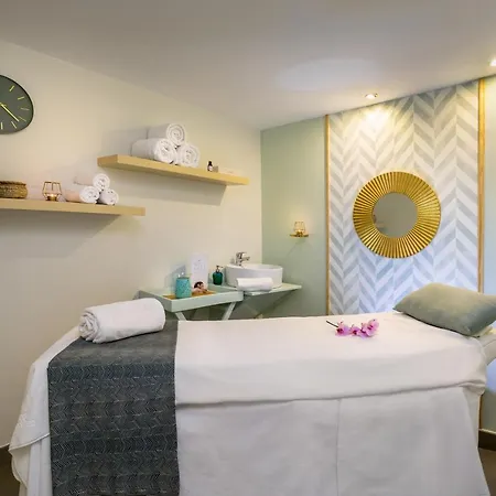 Отель Allegro Isora